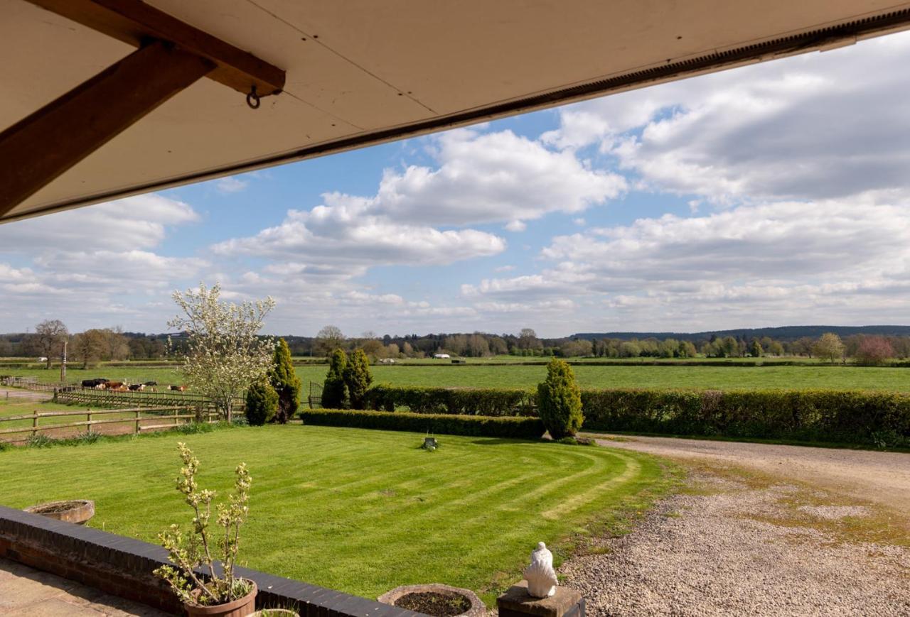 Tixall Manor Farm スタッフォード エクステリア 写真