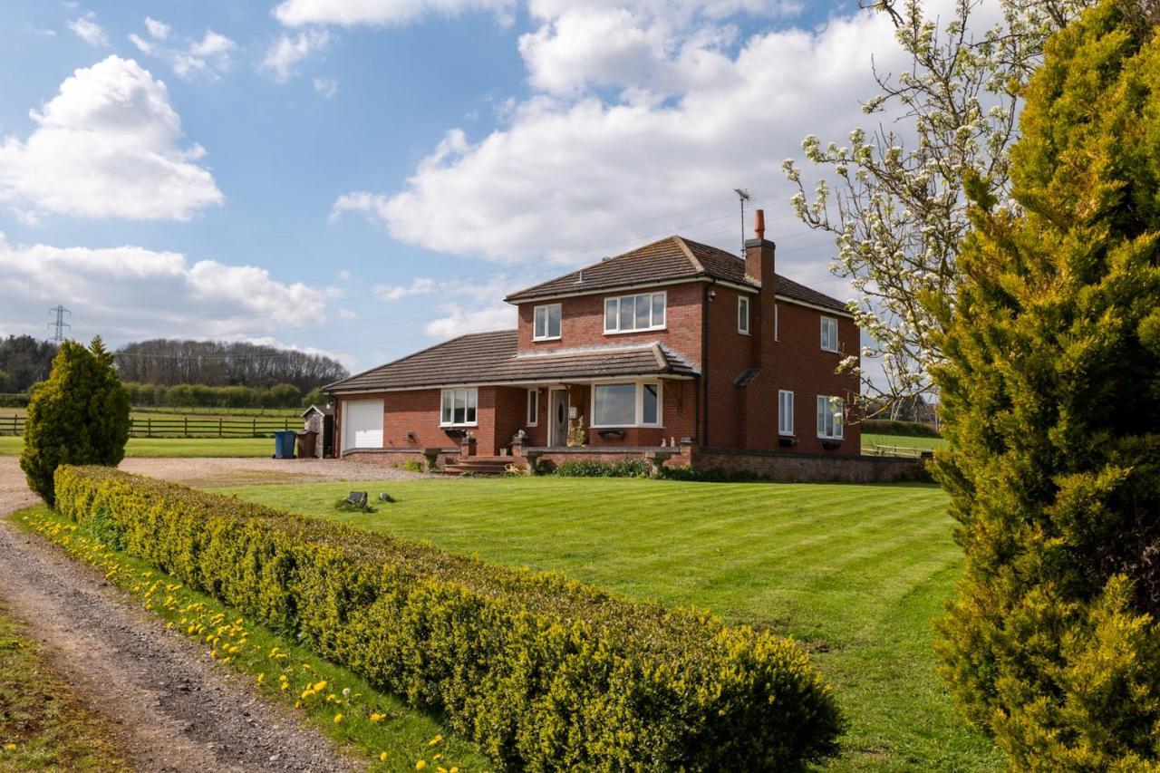 Tixall Manor Farm スタッフォード エクステリア 写真