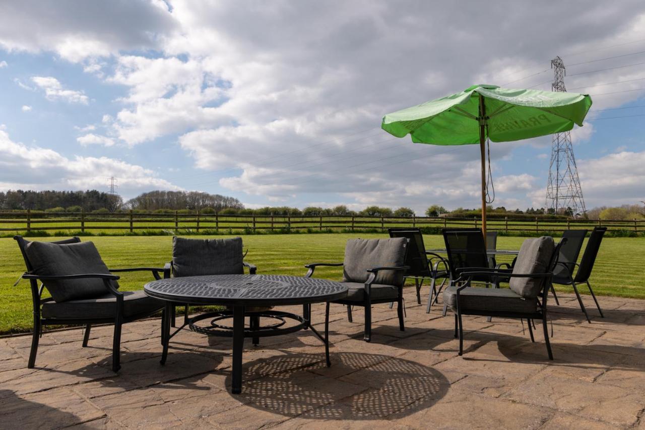 Tixall Manor Farm スタッフォード エクステリア 写真