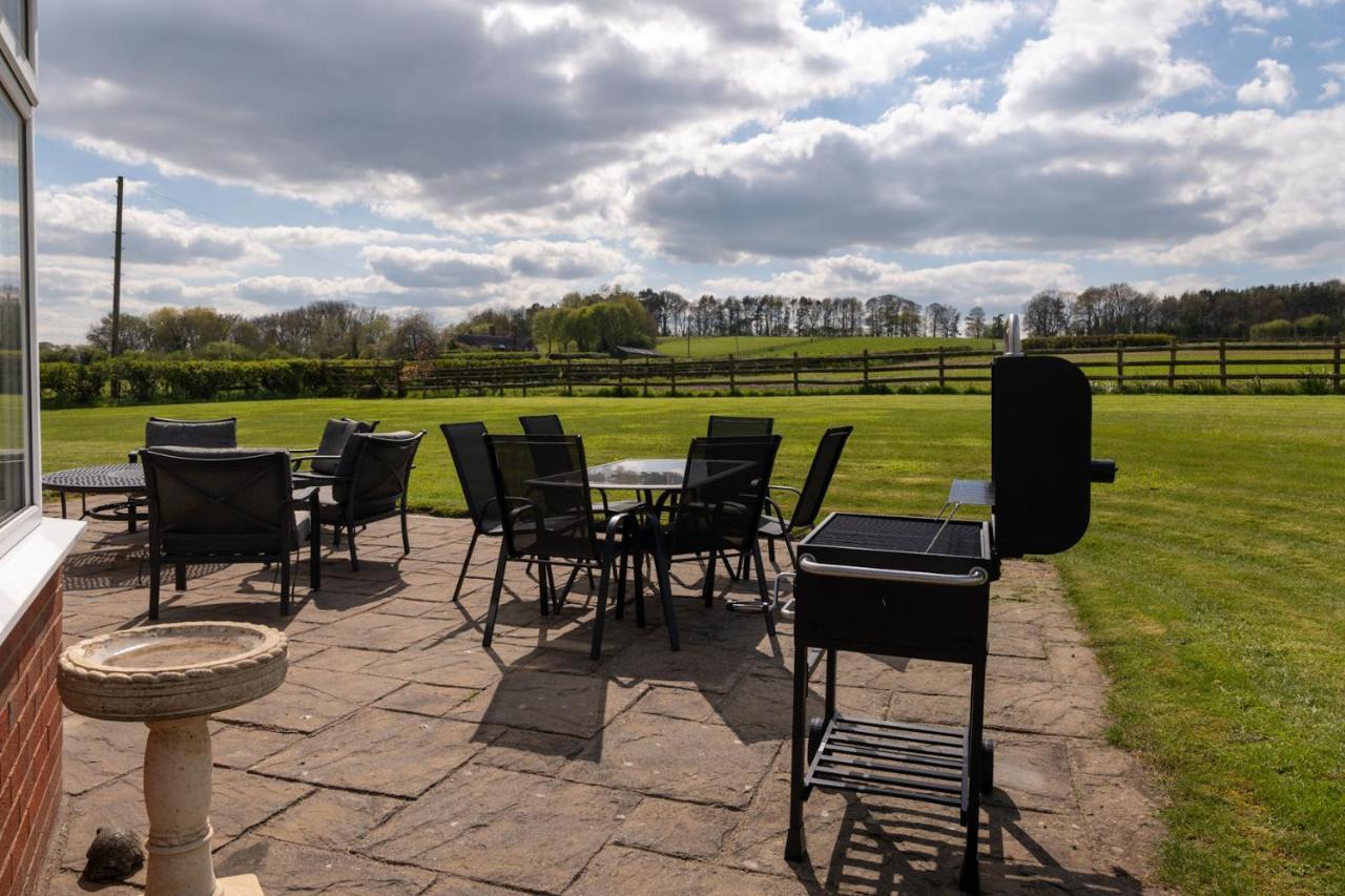 Tixall Manor Farm スタッフォード エクステリア 写真